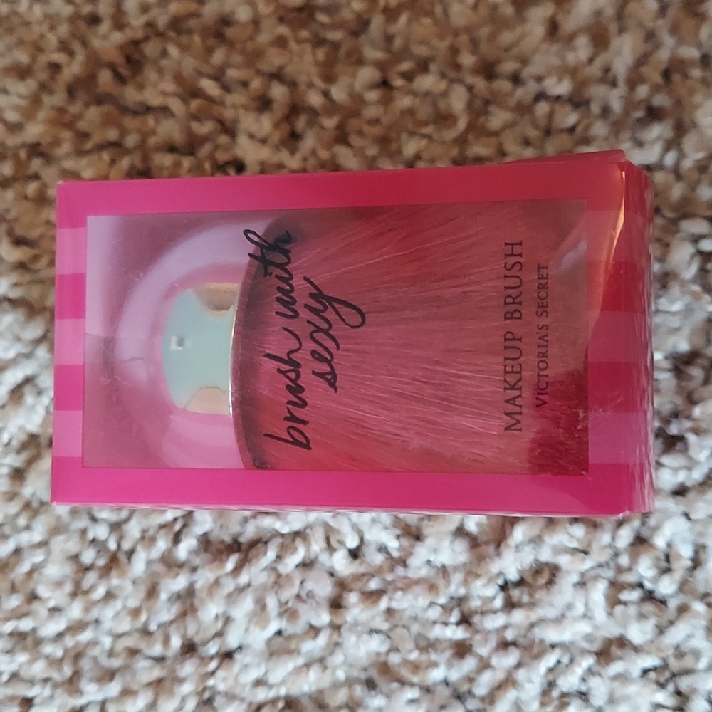 Victoria's Secret makeup brush